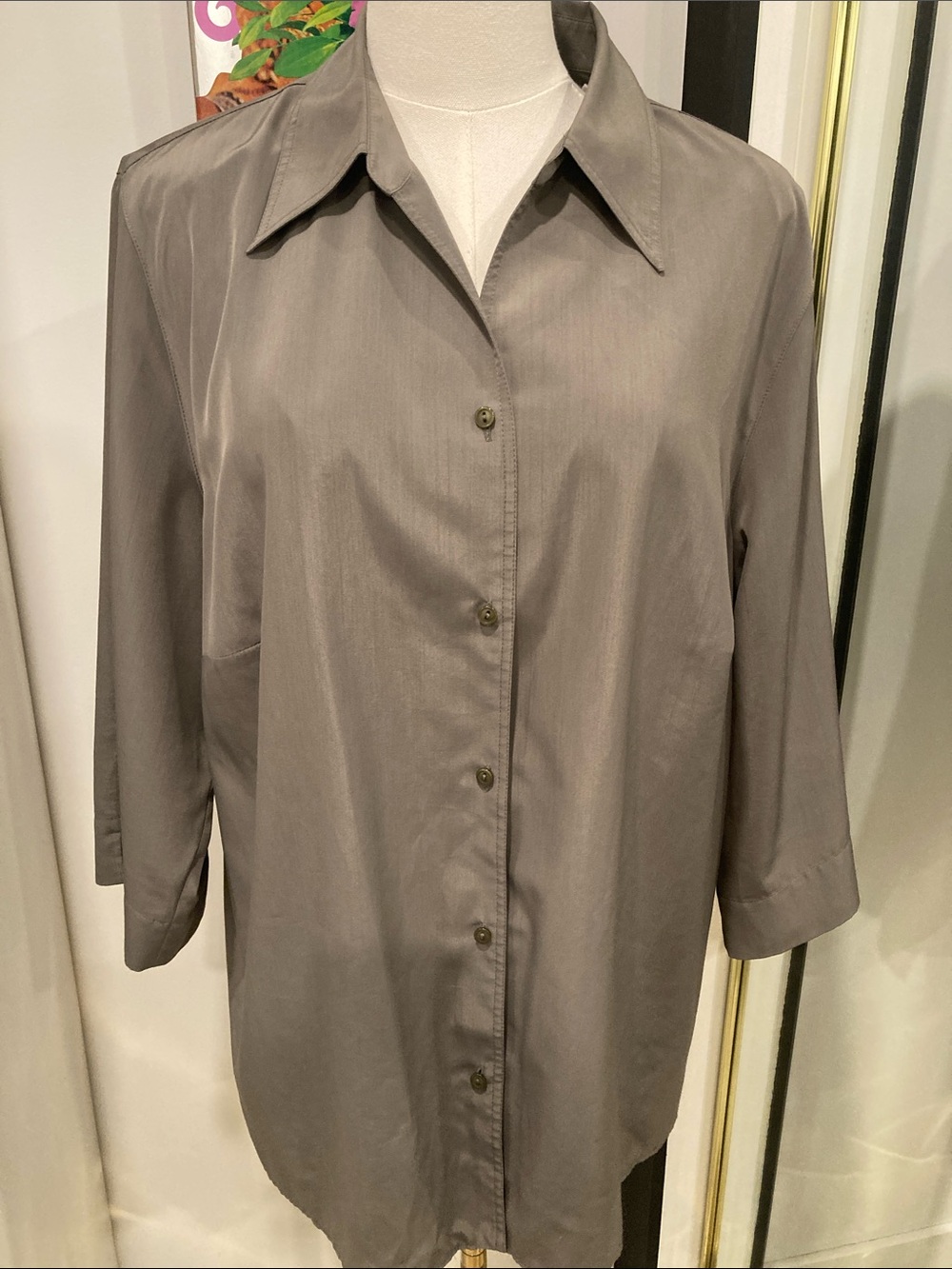 Vintage Relaxed Olive Khaki Tan Button-Down Shirt with 3/4 sleeves
